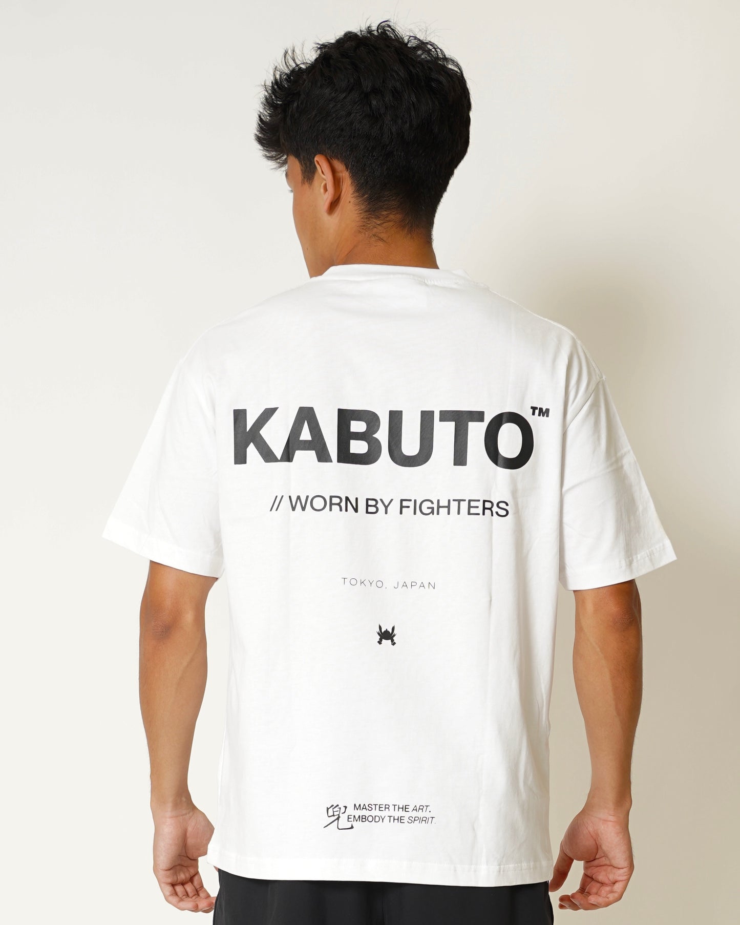 シグネチャーホワイトTシャツ